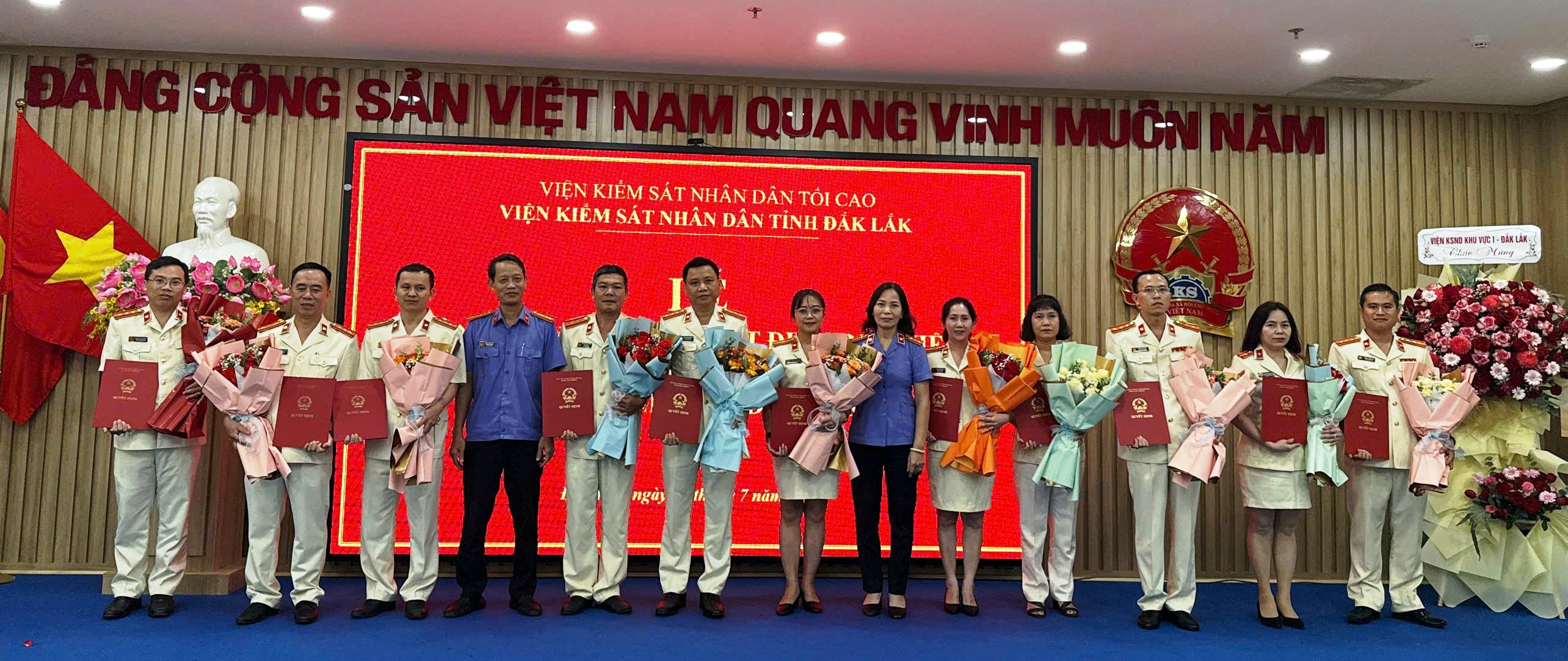 Pho Phpong 28b8b8430-6d6e-429e-9dfc-0fbf6b0cae85